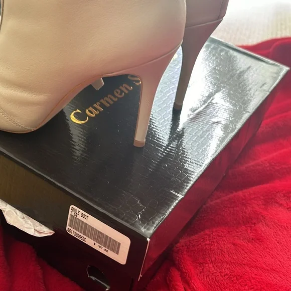 Boots - Picture 2 of 5